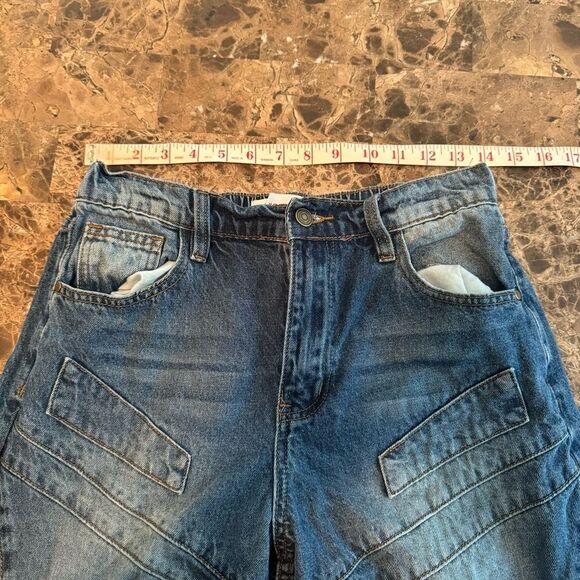 Fashion Nova Ripped Baggy Jeans Size 7 - Picture 3 of 12